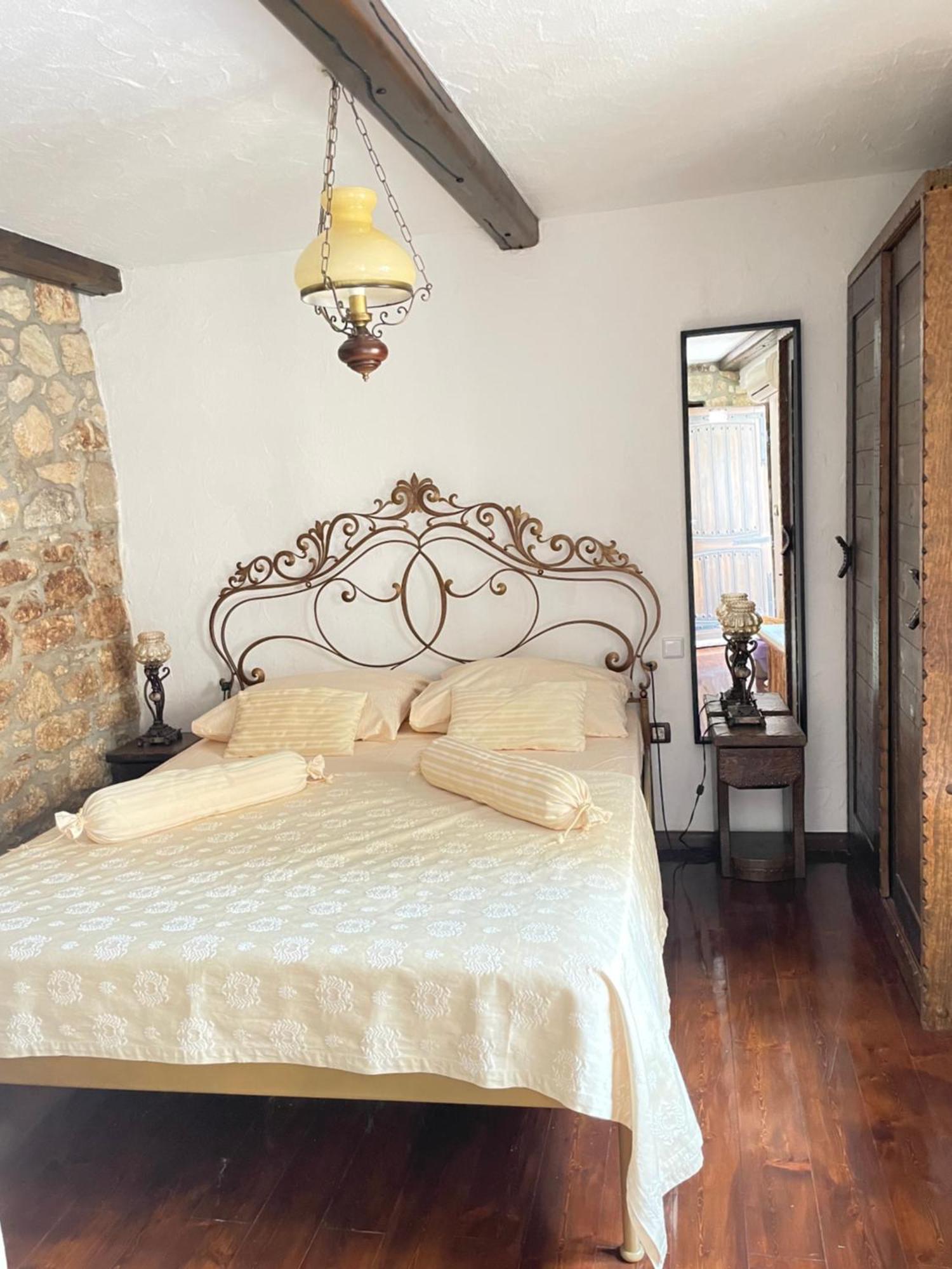 Stone House Srida Lägenhet Baška Voda Exteriör bild